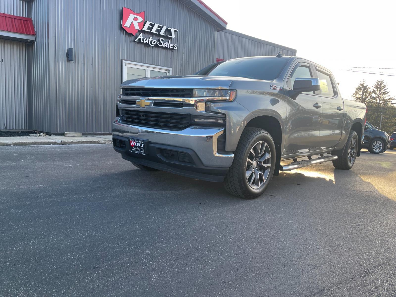 2020 Gray /Black Chevrolet Silverado 1500 LT Crew Cab 4WD (3GCUYDED4LG) with an 5.3L V8 OHV 16V engine, 8-Speed Automatic transmission, located at 11115 Chardon Rd. , Chardon, OH, 44024, (440) 214-9705, 41.580246, -81.241943 - This 2020 Chevrolet Silverado 1500 LT Crew Cab with the 5.3L V8 and an 8-speed automatic transmission, equipped with the Z71 package and All Star Edition, offers a compelling mix of power, off-road capability, and comfort. The addition of LED headlights enhances visibility in all conditions, while t - Photo #0